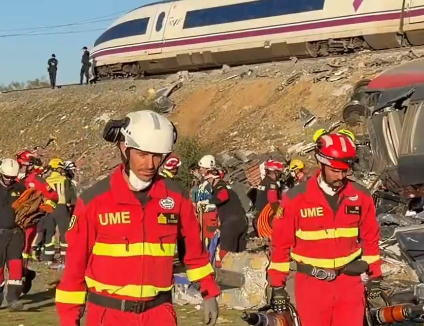 Tragedia ferroviaria: La prensa investiga las causas de la colisión que provocó 74 muertos